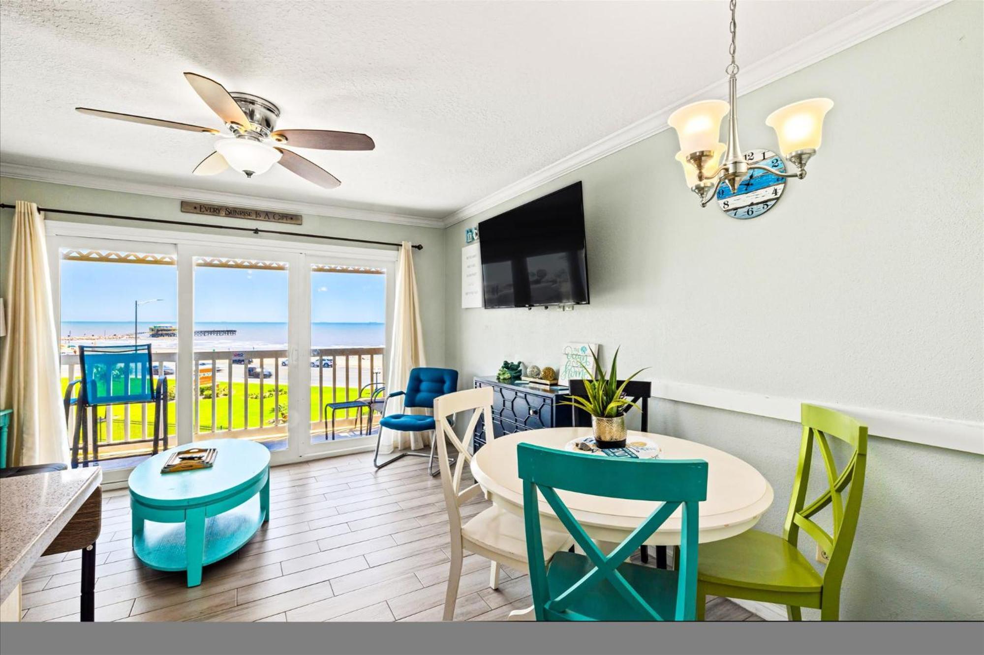 Charming Waterfront Condo Галвестон Экстерьер фото